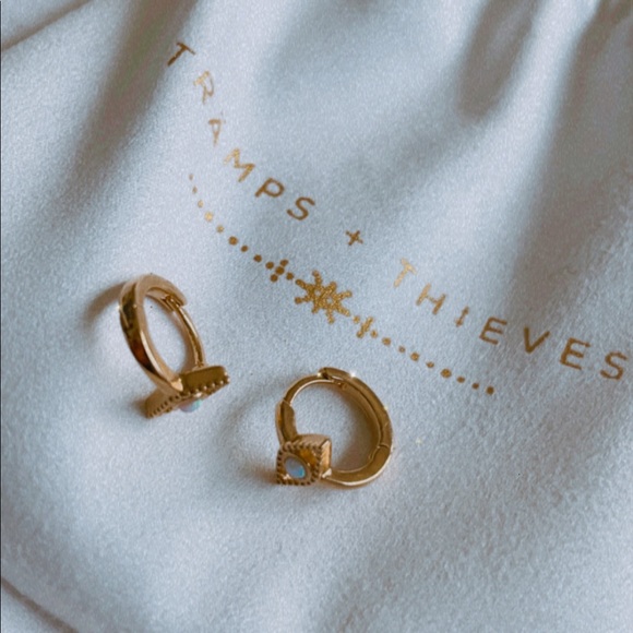 Opal eye Huggies - Picture 2 of 4